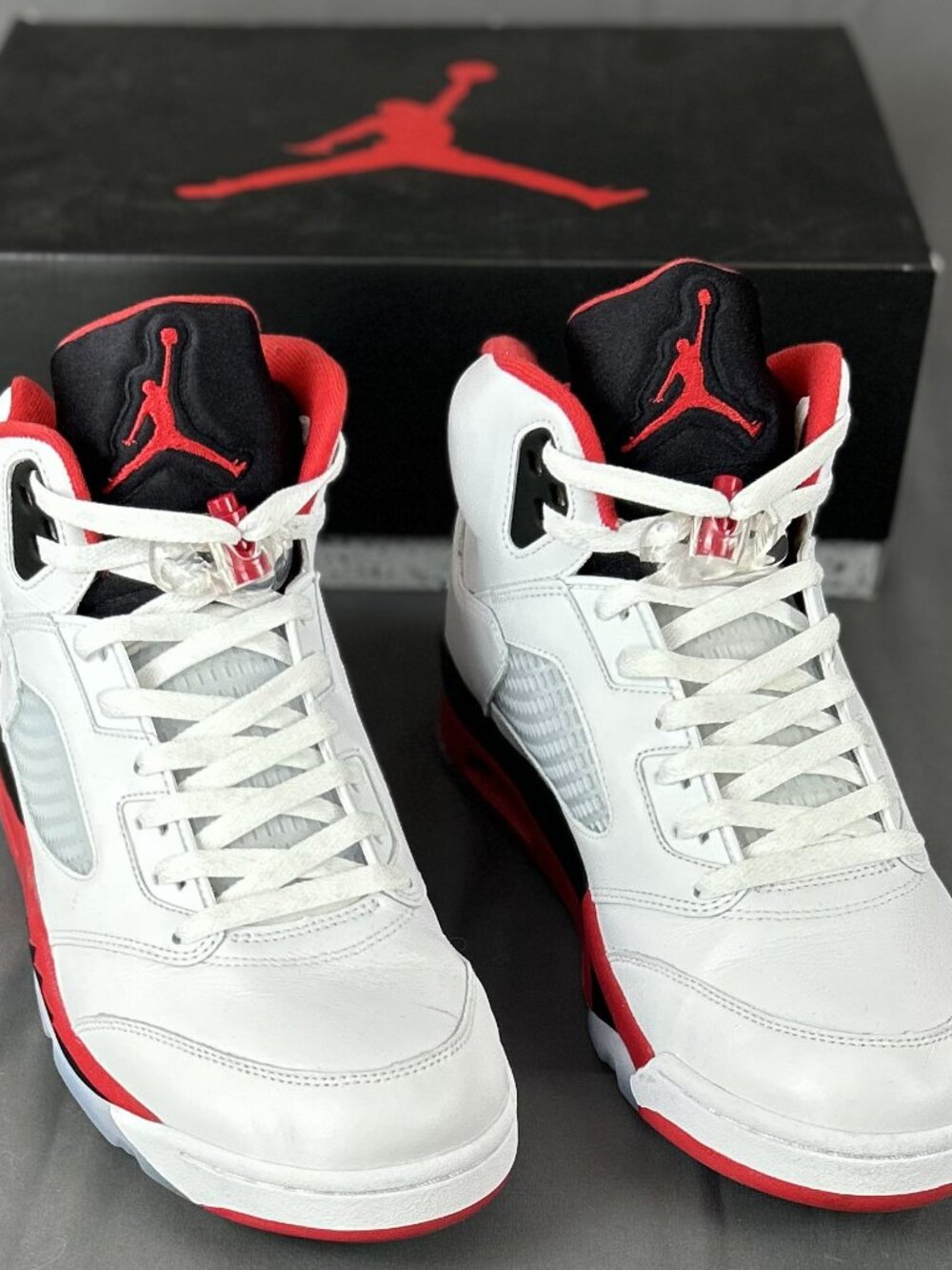 AIR JORDAN 5 RETRO 'FIRE RED BLACK TONGUE' WITH BOX HQ7978-101 (SIZE 13)